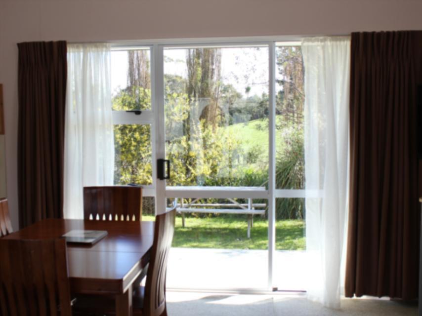 Castle Court Motel Wellsford Extérieur photo